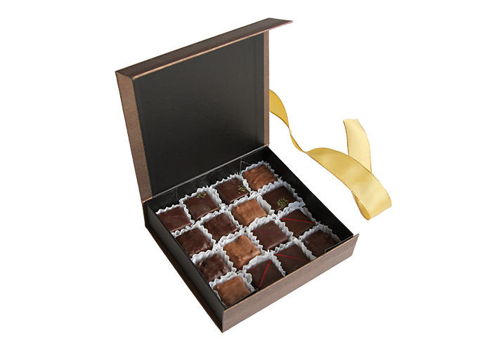 16 praline, 16 motive: cutia care nu da gres ca si cadou